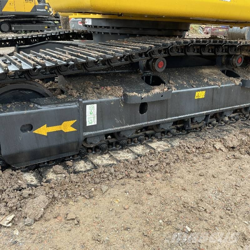 Komatsu PC 200 대형 굴삭기 29톤 이상