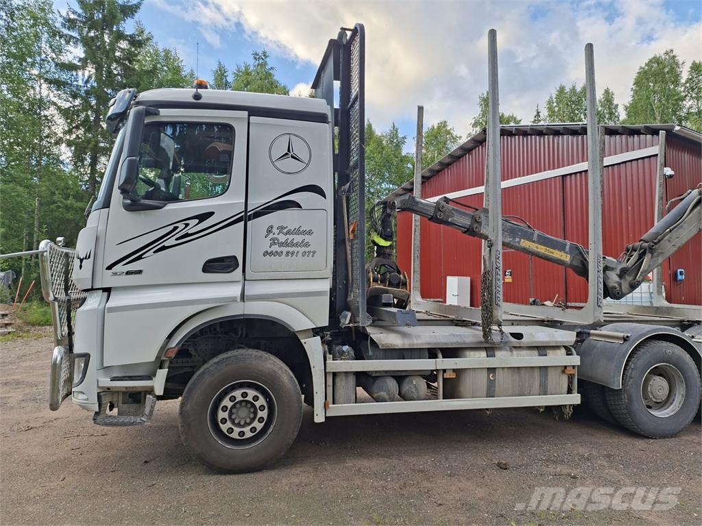 Mercedes-Benz Arocs Transporte de madera