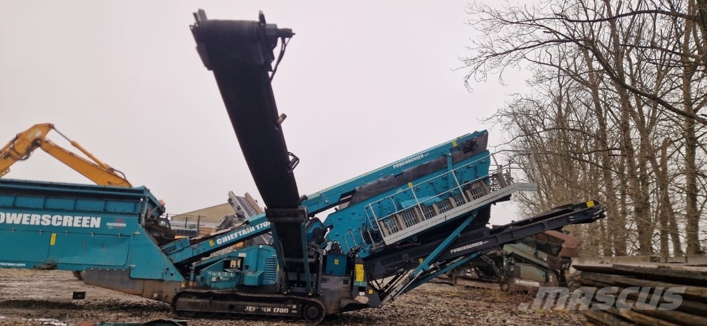 Powersceen Chieftain 1700 3D Mobile screeners