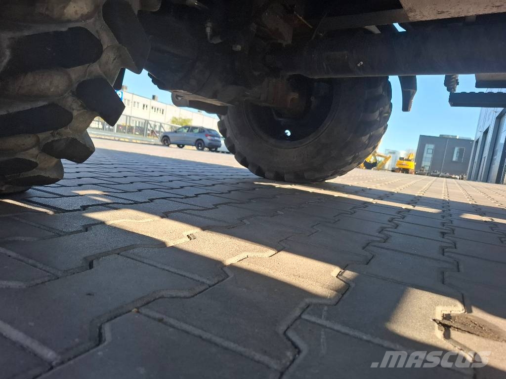 Komatsu PW 118 MR-11 Εκσκαφείς με τροχούς - λάστιχα