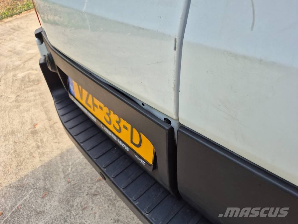 Ford Transit 350 L4H3 Trend 68 kWh شاحنة مقفلة
