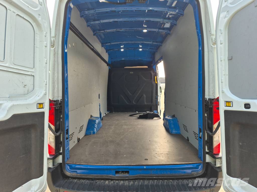 Ford Transit 350 L4H3 Trend 68 kWh شاحنة مقفلة