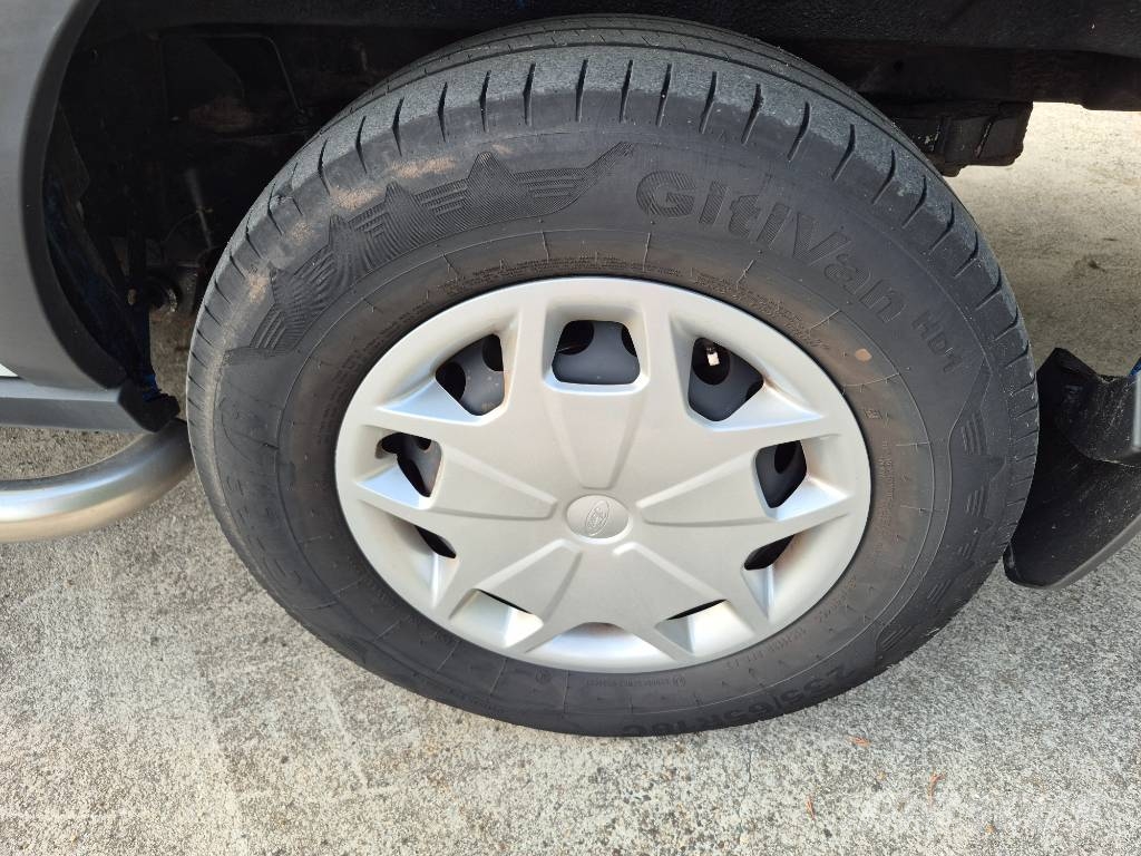 Ford Transit 350 L4H3 Trend 68 kWh شاحنة مقفلة
