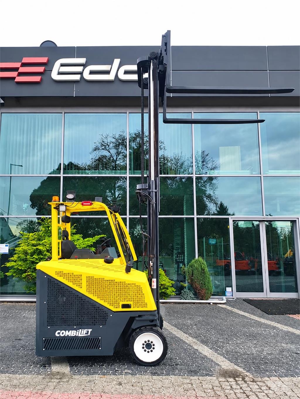 Combilift CB4000 Nelitietrukit
