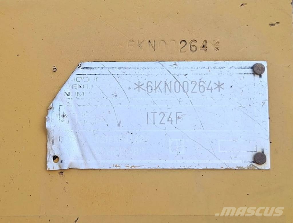 CAT IT 24 F Фронтальные погрузчики