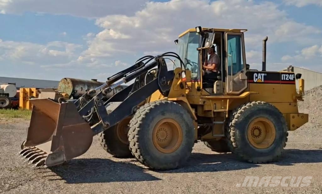 CAT IT 24 F Фронтальные погрузчики