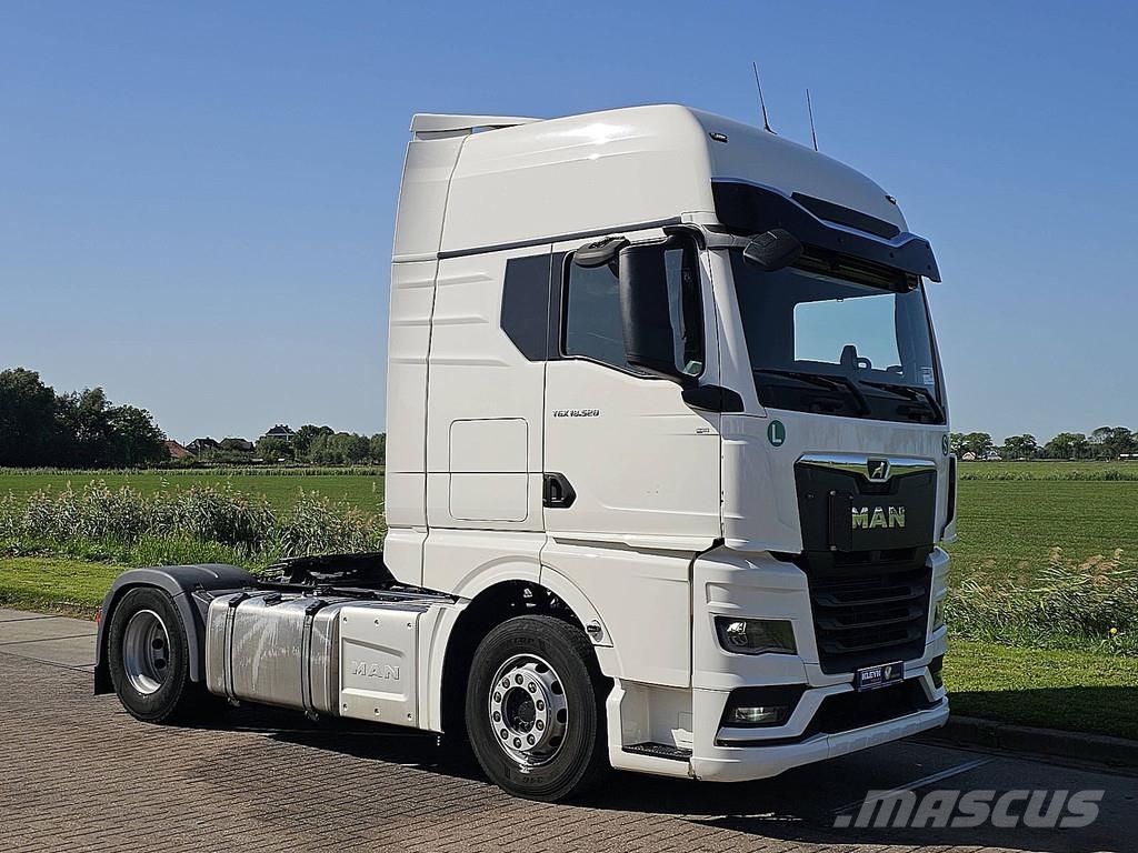 MAN 18.520 TGX Cavalos mecânicos