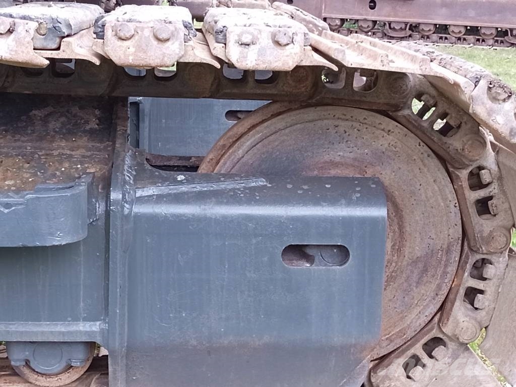 Komatsu PC 138 US-11 حفارات زحافة