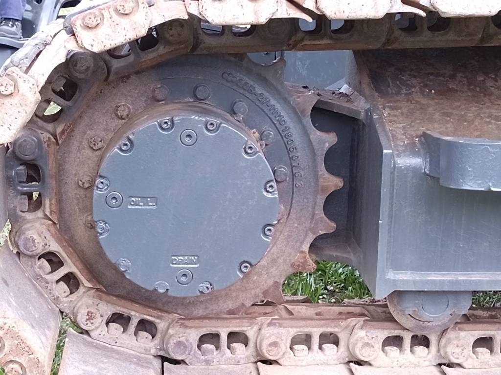 Komatsu PC 138 US-11 حفارات زحافة