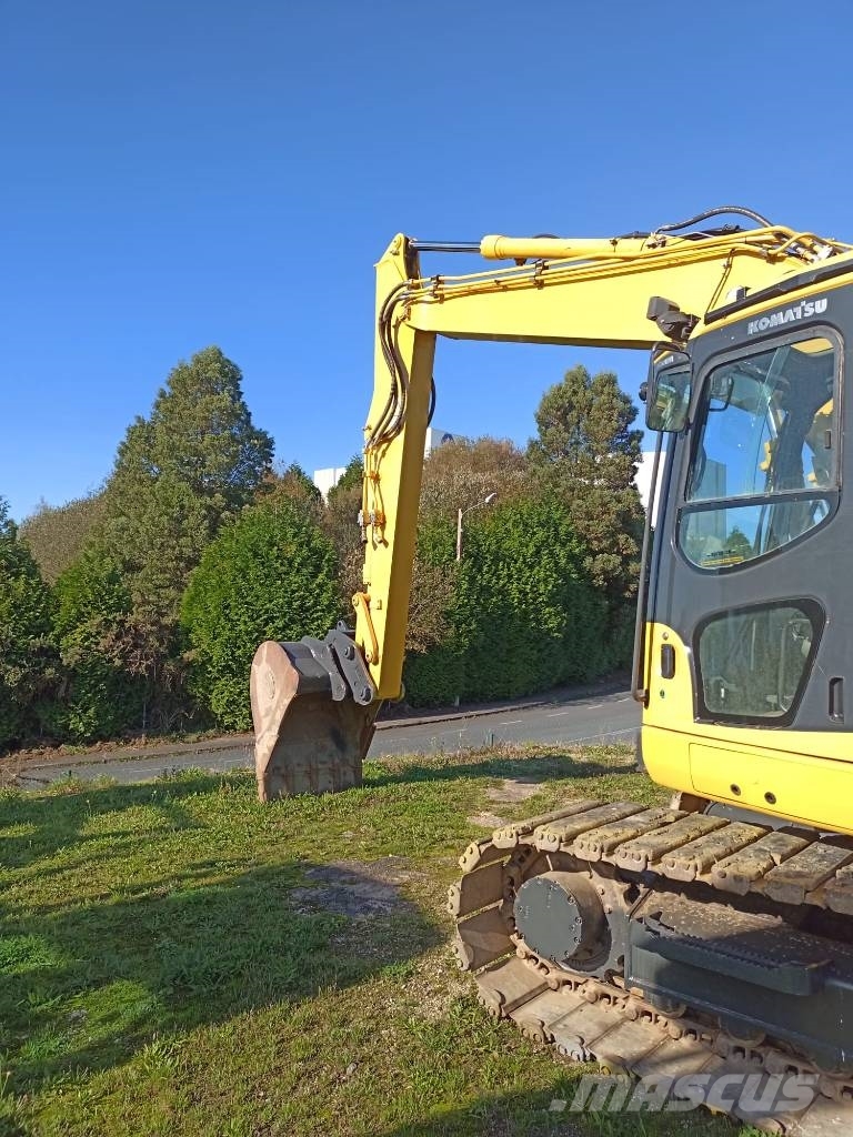 Komatsu PC 138 US-11 حفارات زحافة