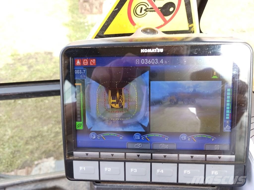 Komatsu PC 138 US-11 حفارات زحافة