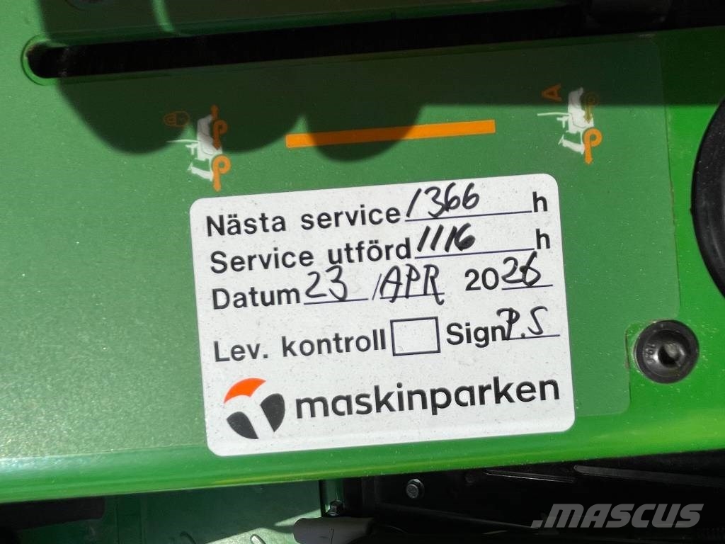 John Deere 1570 AWD TERRAINCUT Päältäajettavat ruohonleikkurit