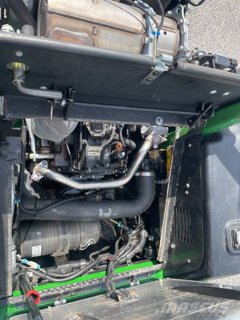 John Deere 1570 AWD TERRAINCUT Päältäajettavat ruohonleikkurit