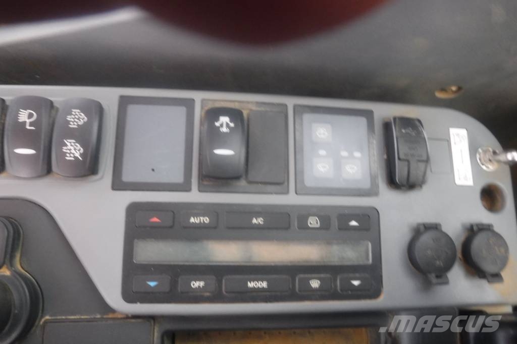 Doosan DX140 LC-7 Roomikekskavaatorid