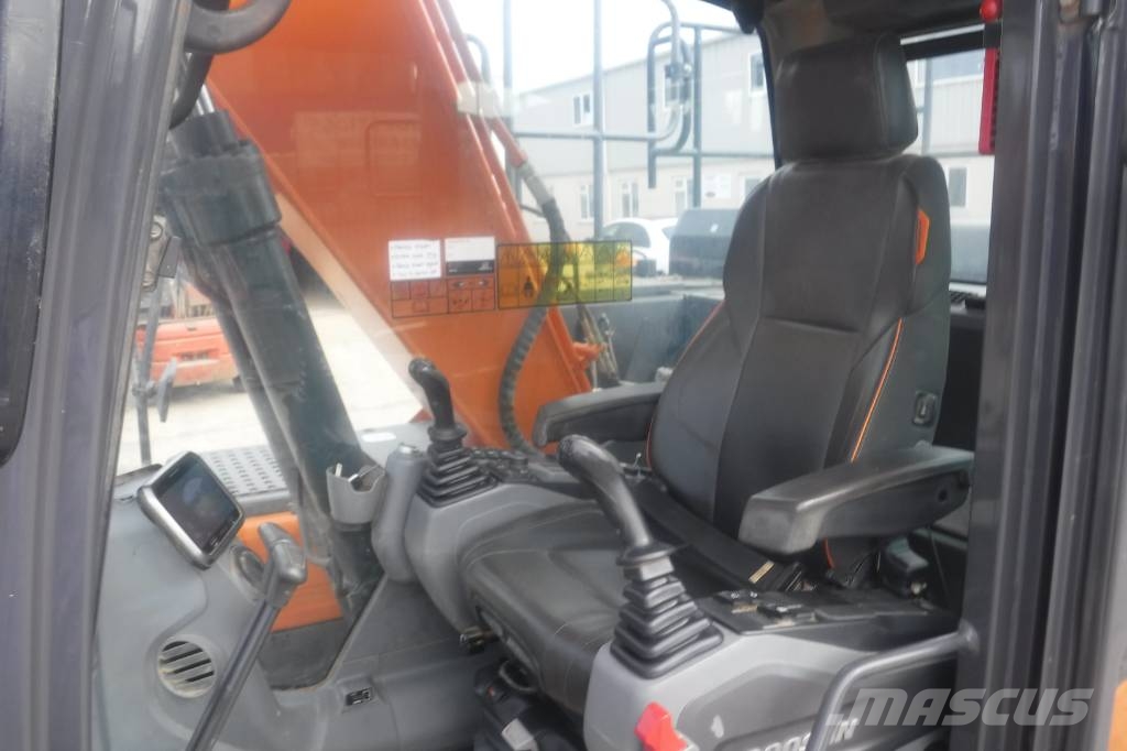 Doosan DX140 LC-7 Roomikekskavaatorid