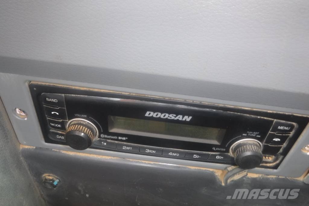 Doosan DX140 LC-7 Roomikekskavaatorid