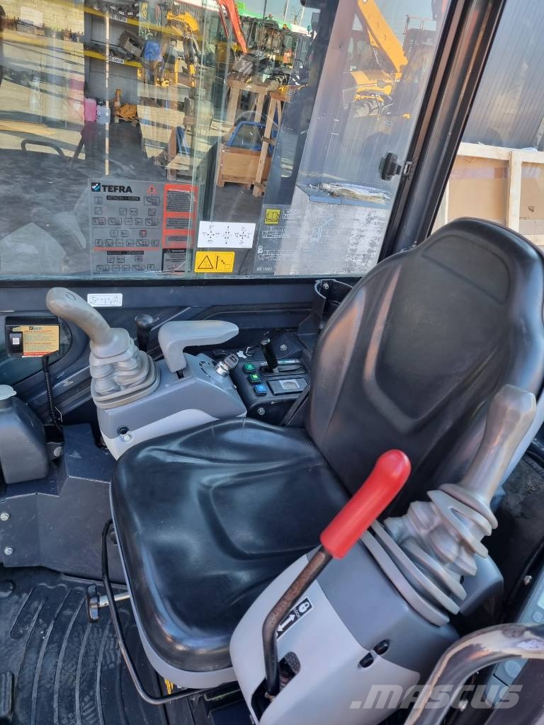 Hitachi Zaxis 26U Mini kotrók < 7t