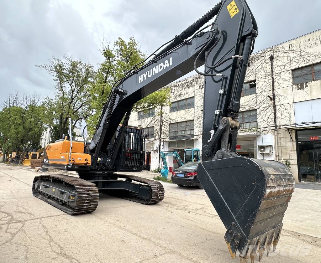 Hyundai 305LC-9T 3000 units excavators in stock Bagri goseničarji