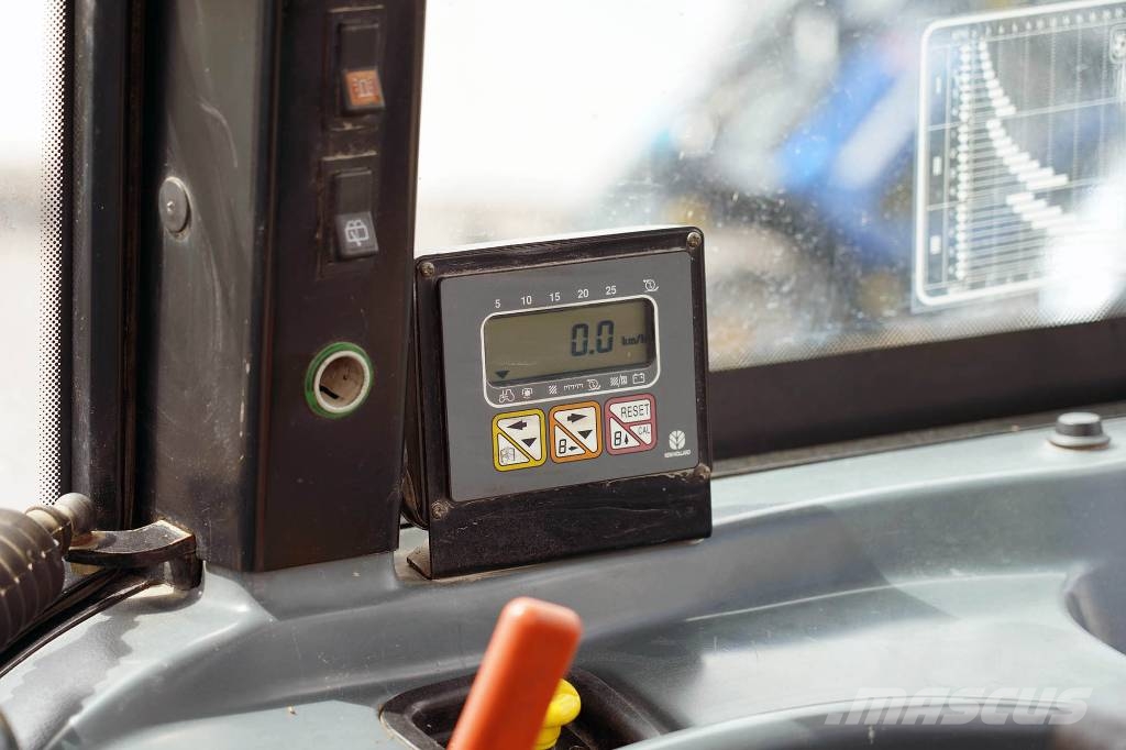 New Holland TL90 / RUC970 Traktoren