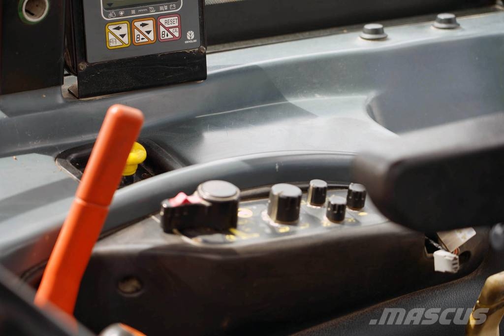 New Holland TL90 / RUC970 Traktoren