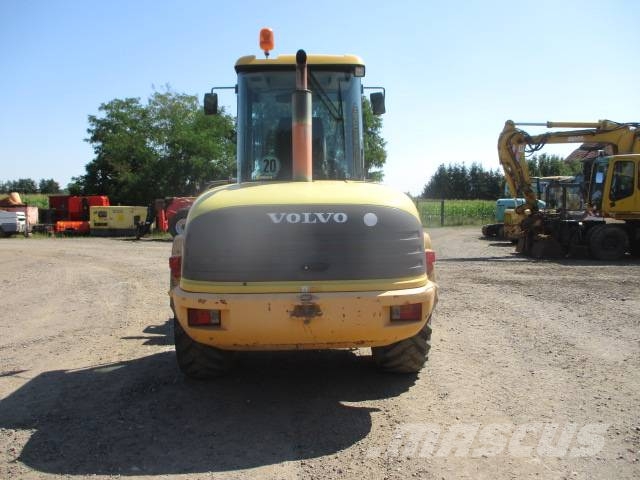 Volvo L 40 B 30 32 35 45 Gumikerekes homlokrakodók
