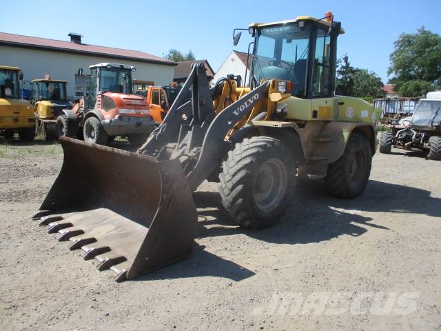 Volvo L 40 B 30 32 35 45 Gumikerekes homlokrakodók