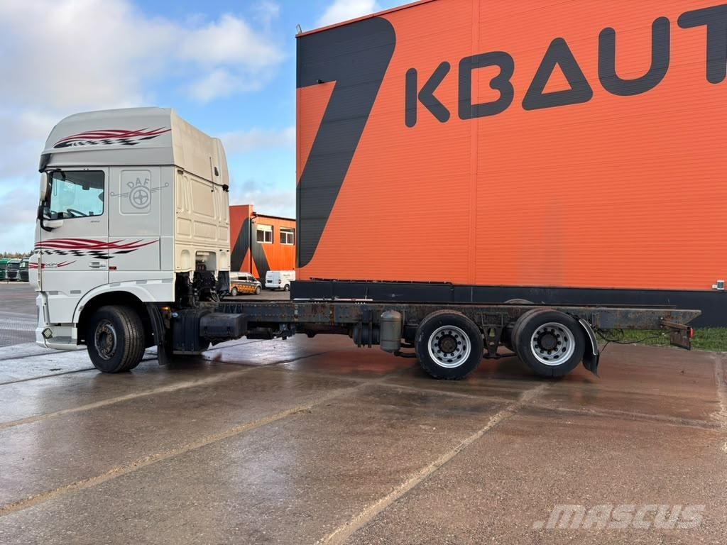 DAF XF 510 6x2 CHASSIS L=7687 mm شاحنات بمقصورة وهيكل