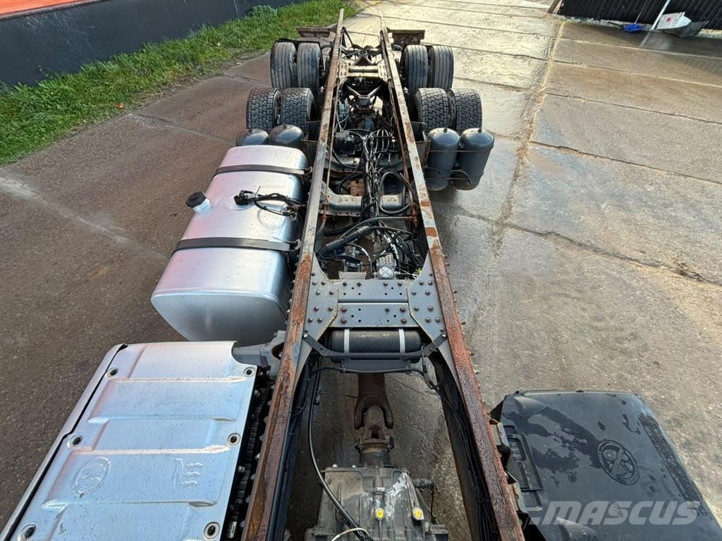 DAF XF 510 6x2 CHASSIS L=7687 mm شاحنات بمقصورة وهيكل