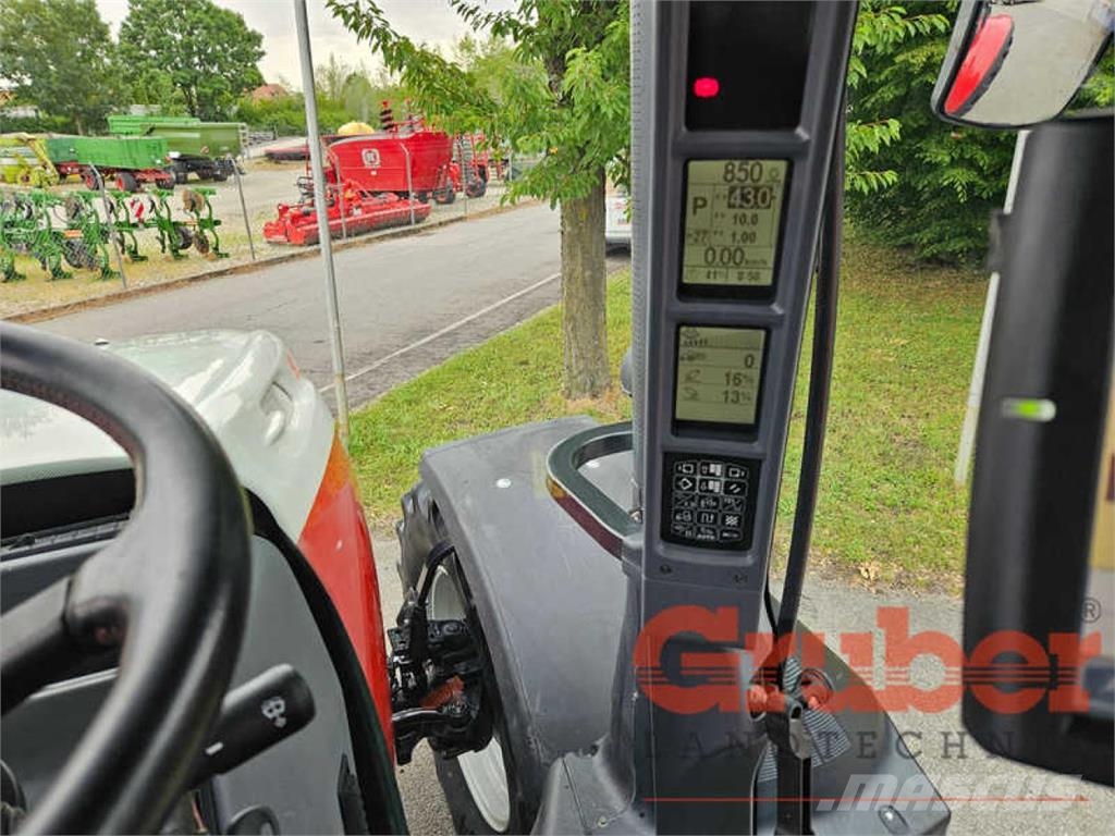 Steyr Terrus CVT 6300 曳引機