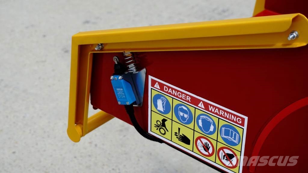 REMET Wood chipper R100 Koksnes šķeldotāji