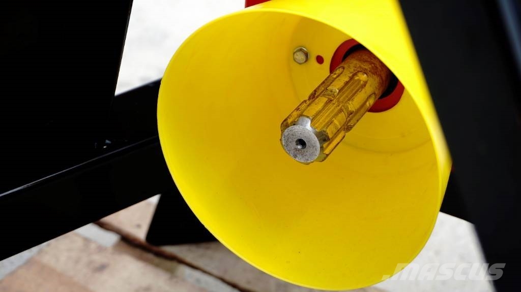 REMET Wood chipper R100 Koksnes šķeldotāji