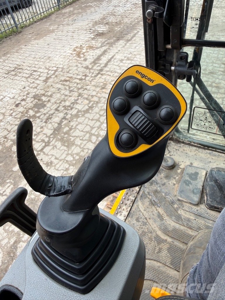 JCB 220 XL 4F - 220X LC - 220XL - 220X L4F Rupsgraafmachines