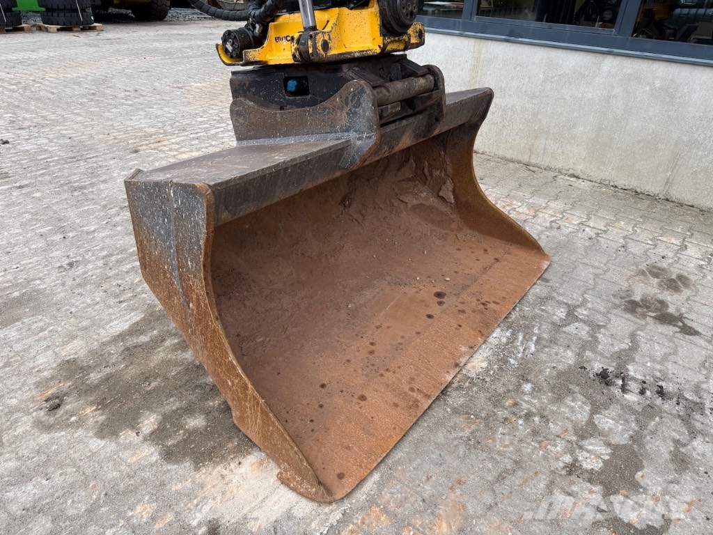 JCB 220 XL 4F - 220X LC - 220XL - 220X L4F Rupsgraafmachines
