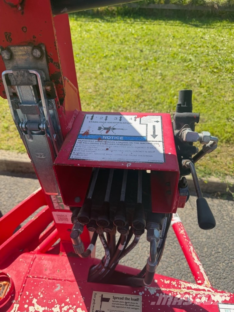 Niftylift 120tpe 拖拉移动式高空作业平台