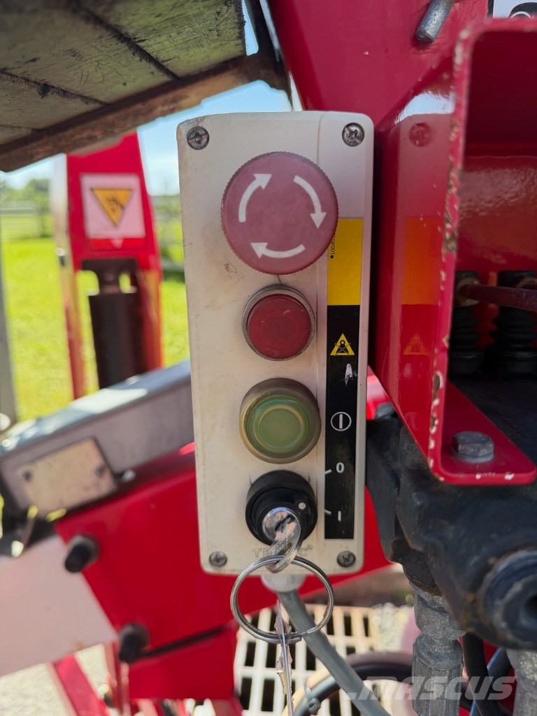 Niftylift 120tpe 拖拉移动式高空作业平台