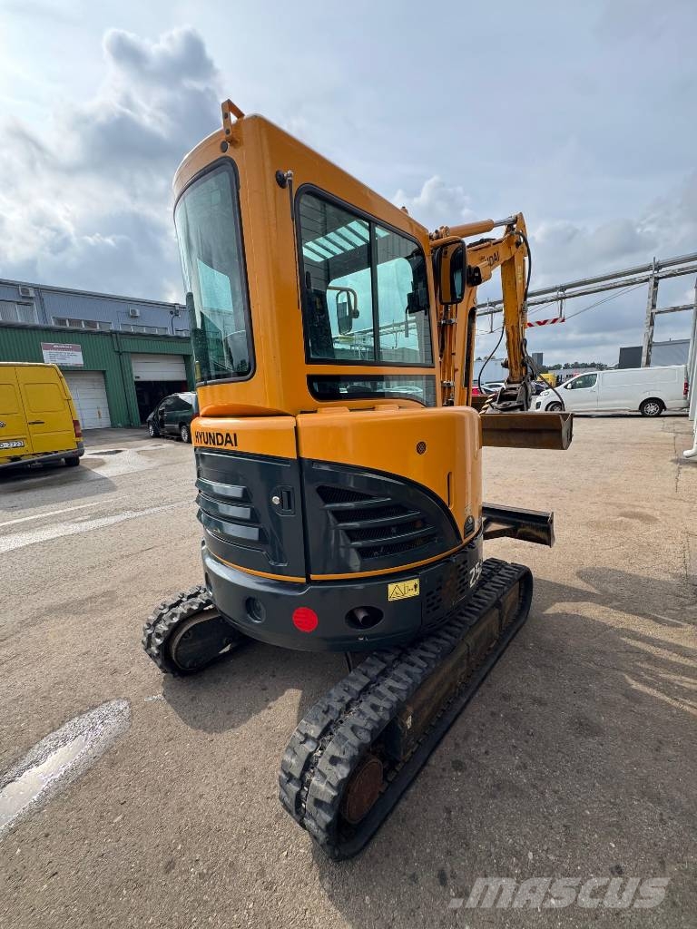 Hyundai R25Z-9AK حفارات صغيرة أقل من 7 طن (حفارات صغيرة)