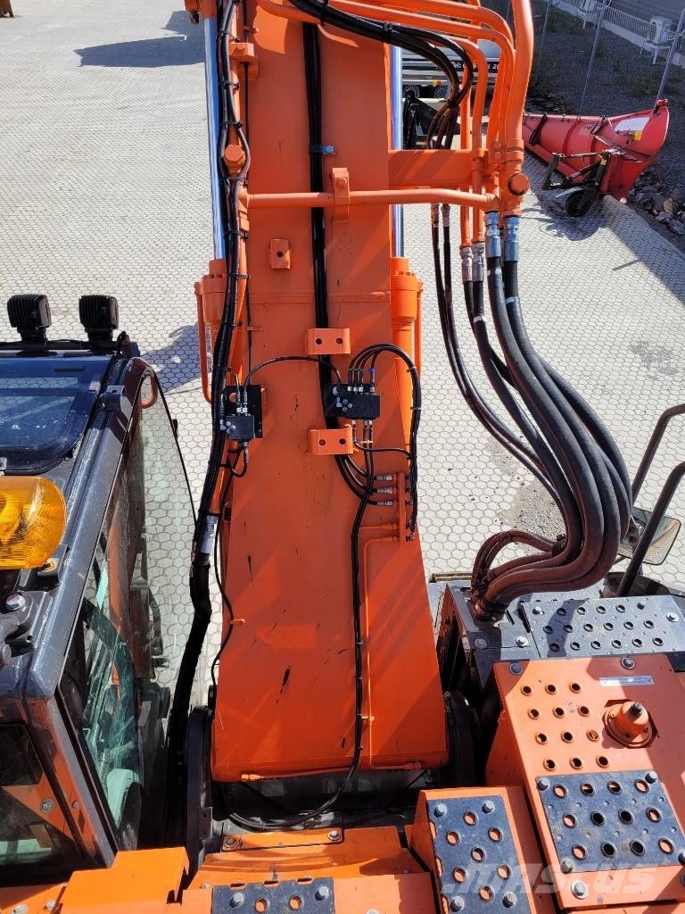 Hitachi ZX 225 US LC - 6 , UTHYRES 履带挖掘机