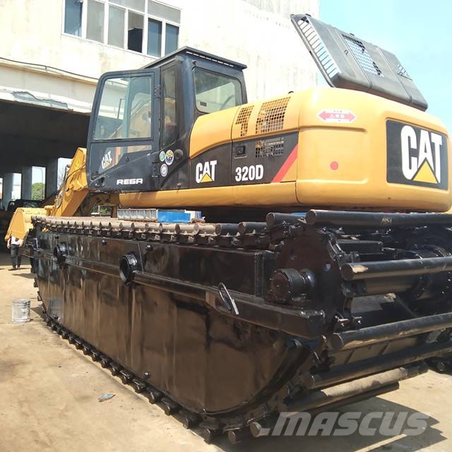 CAT 320 水陆两栖挖掘机