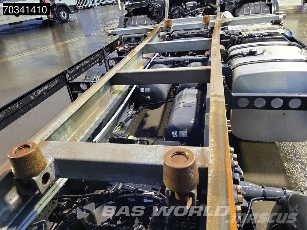 Scania P220 P 4X2 NL-Truck BDF1500kg Ladebordwand Automat Razstavljivi tovornjaki z žičnimi dvigali