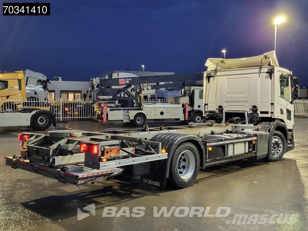 Scania P220 P 4X2 NL-Truck BDF1500kg Ladebordwand Automat Razstavljivi tovornjaki z žičnimi dvigali