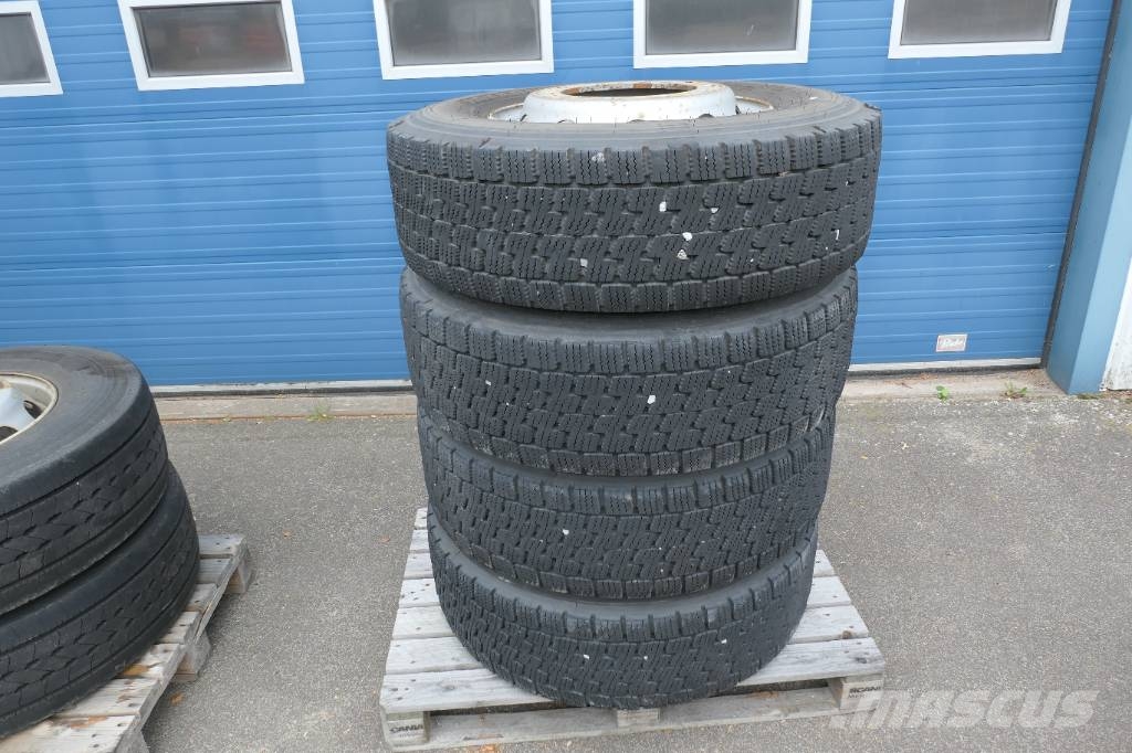 Nokia Hakkapelitta 315/70R22,5 Tyres, wheels and rims