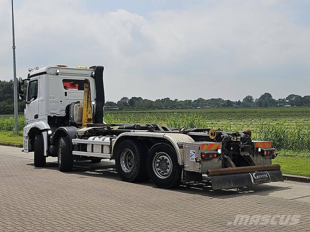 Mercedes-Benz ARCOS 3243 شاحنات الرافعات الخطافية