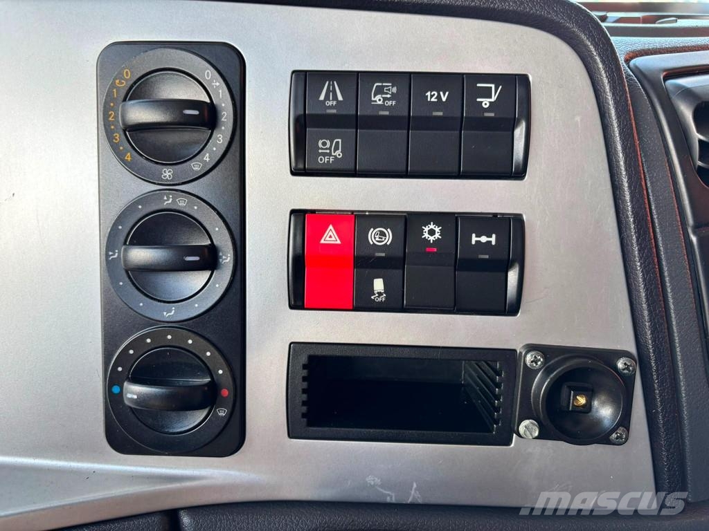 Mercedes-Benz Atego 1221 4x2 Box trucks