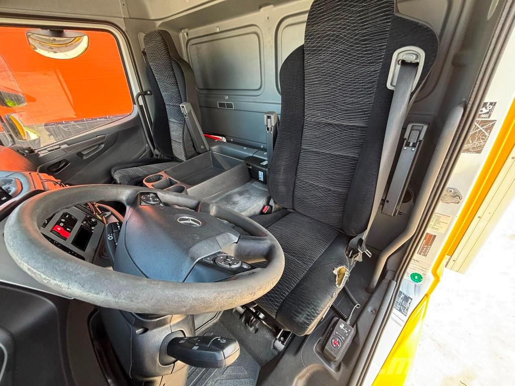 Mercedes-Benz Atego 1221 4x2 Box trucks