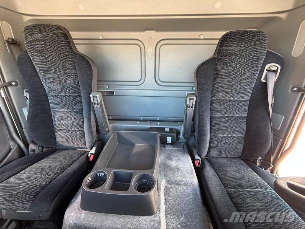 Mercedes-Benz Atego 1221 4x2 Box trucks