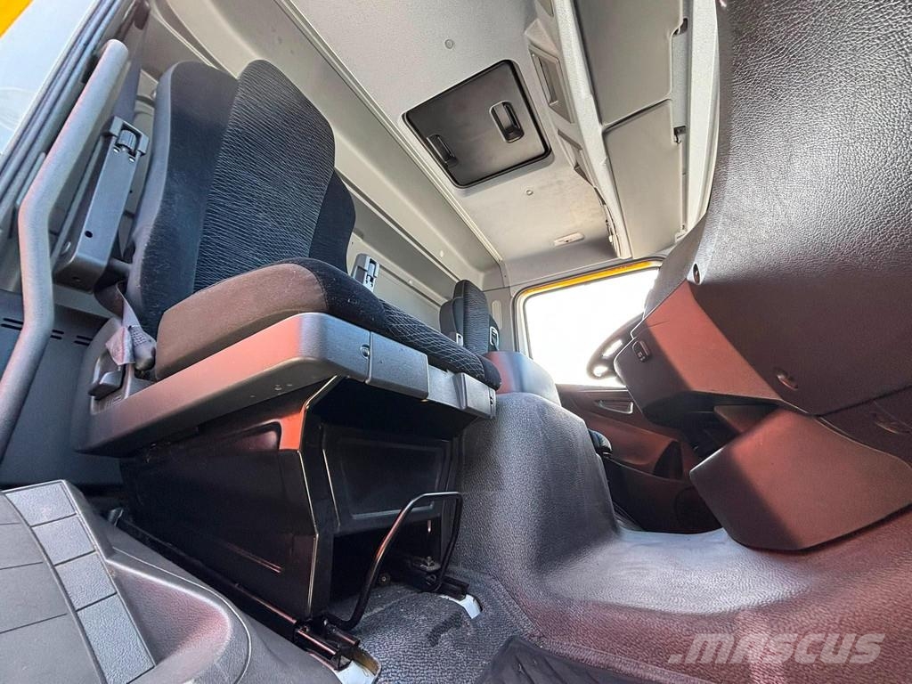 Mercedes-Benz Atego 1221 4x2 Box trucks