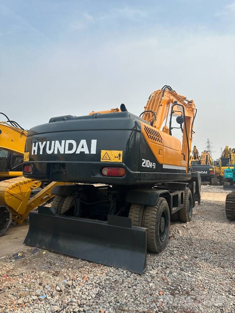 Hyundai Robex 210 W-9 Wheeled excavators
