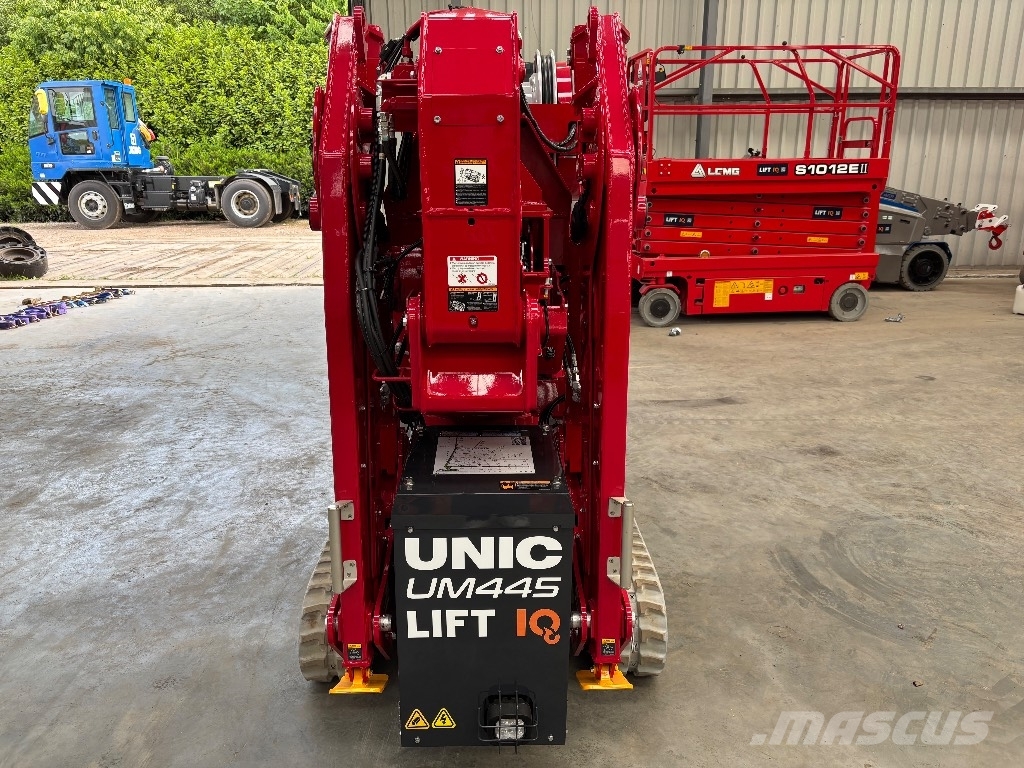 Unic UM 445 全路面起重機/吊車