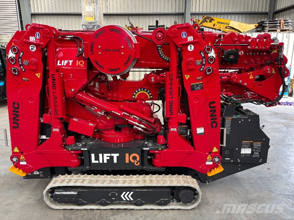 Unic UM 445 全路面起重機/吊車