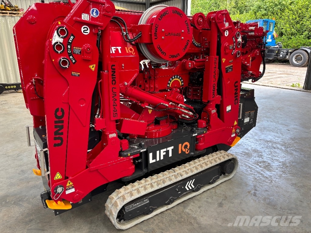 Unic UM 445 全路面起重機/吊車